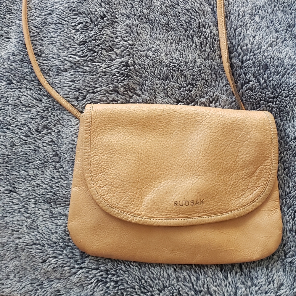 RUDSAK- cross body small bag.